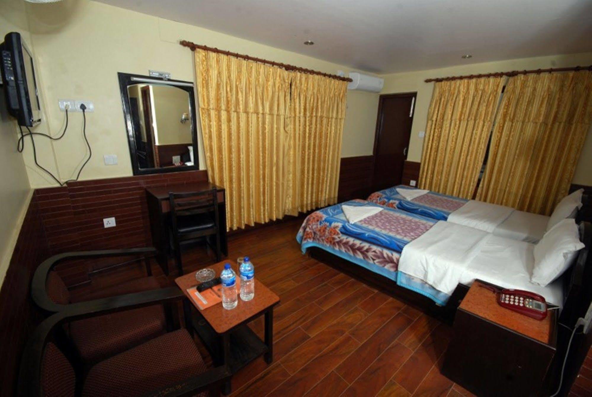 Hotel View Point Pokhara Exterior foto